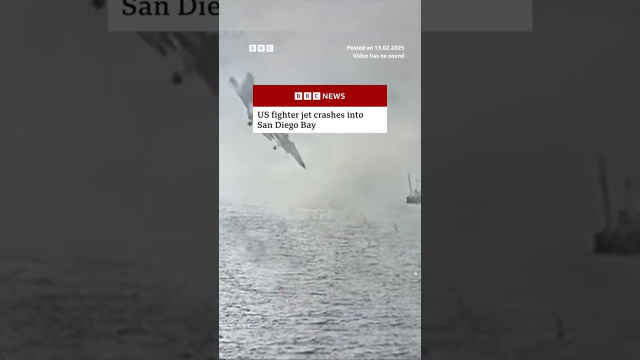 US fighter jet crashes into San Diego Bay. #US #USNavy #BBCNews