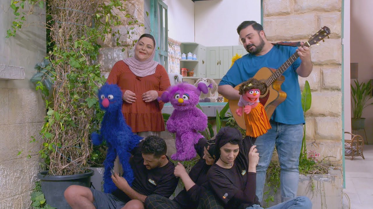 A “Sesame Street” show for young refugees | 60 Minutes Archive