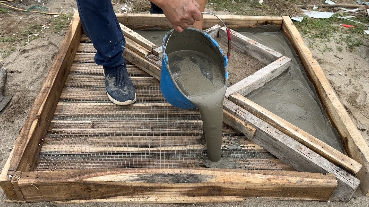 Amazing Creations from Cement and Wooden Pallets – DIY Dog House Design