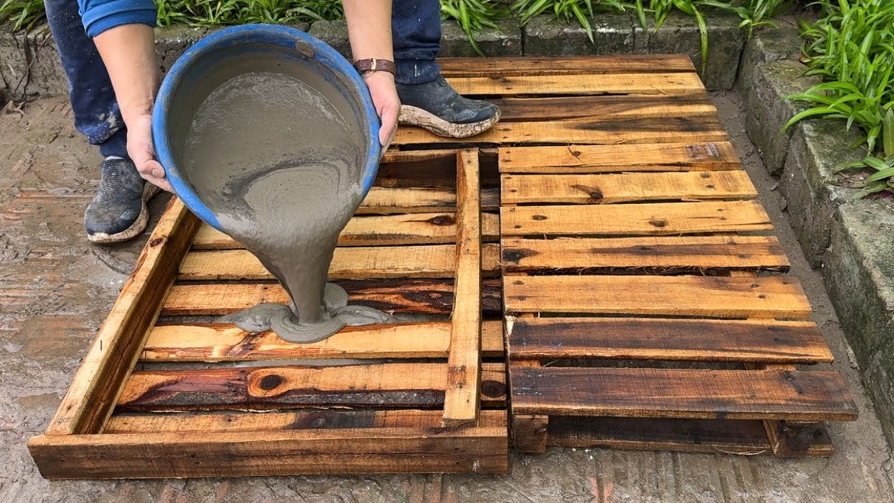 Amazing Creation from Cement and Pine Pallets – DIY Coffee table and Chairs