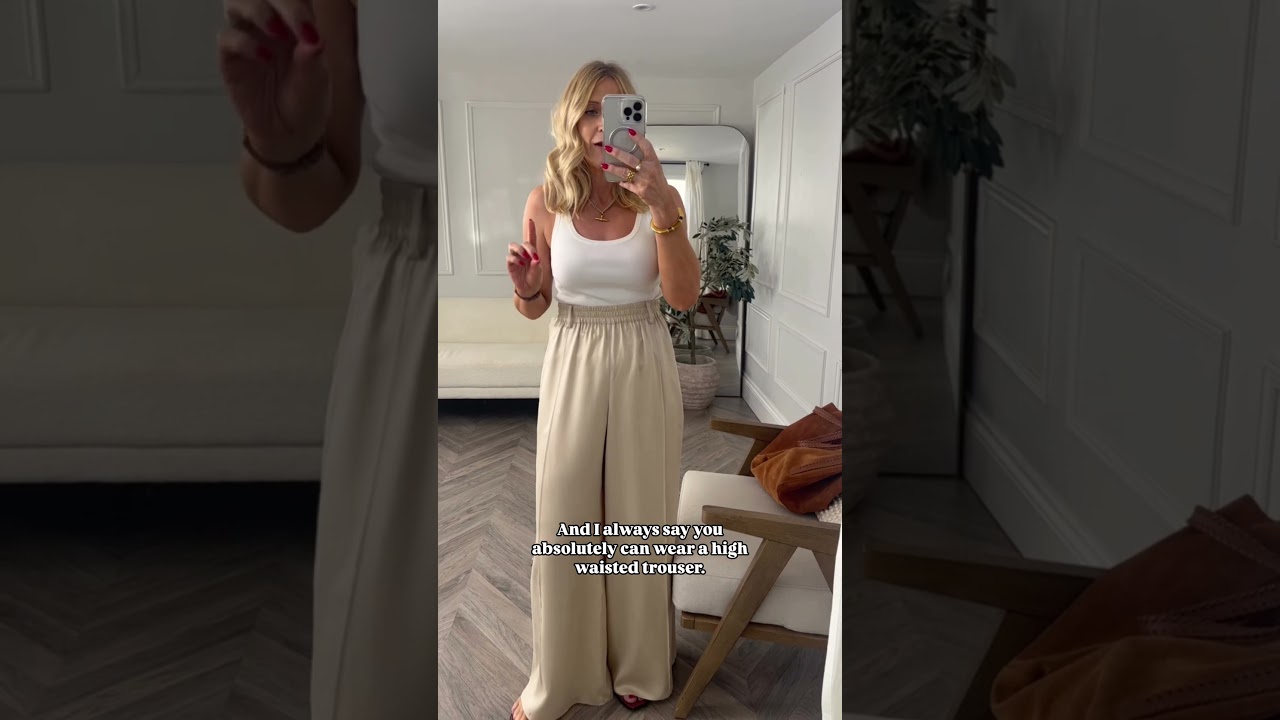 Do you have a short torso? You can find all the links on our LTK shop under ‘Melissa Murrell’