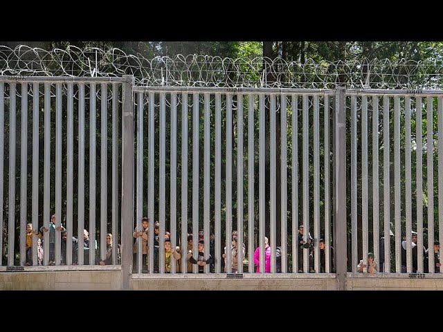 Polish parliament votes to extend asylum suspension at Belarus border