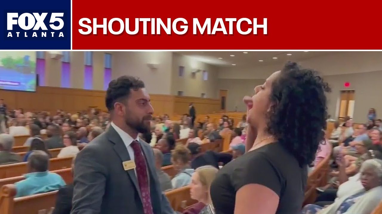 Screaming protesters removed from Sen. Raphael Warnock town hall | FOX 5 News