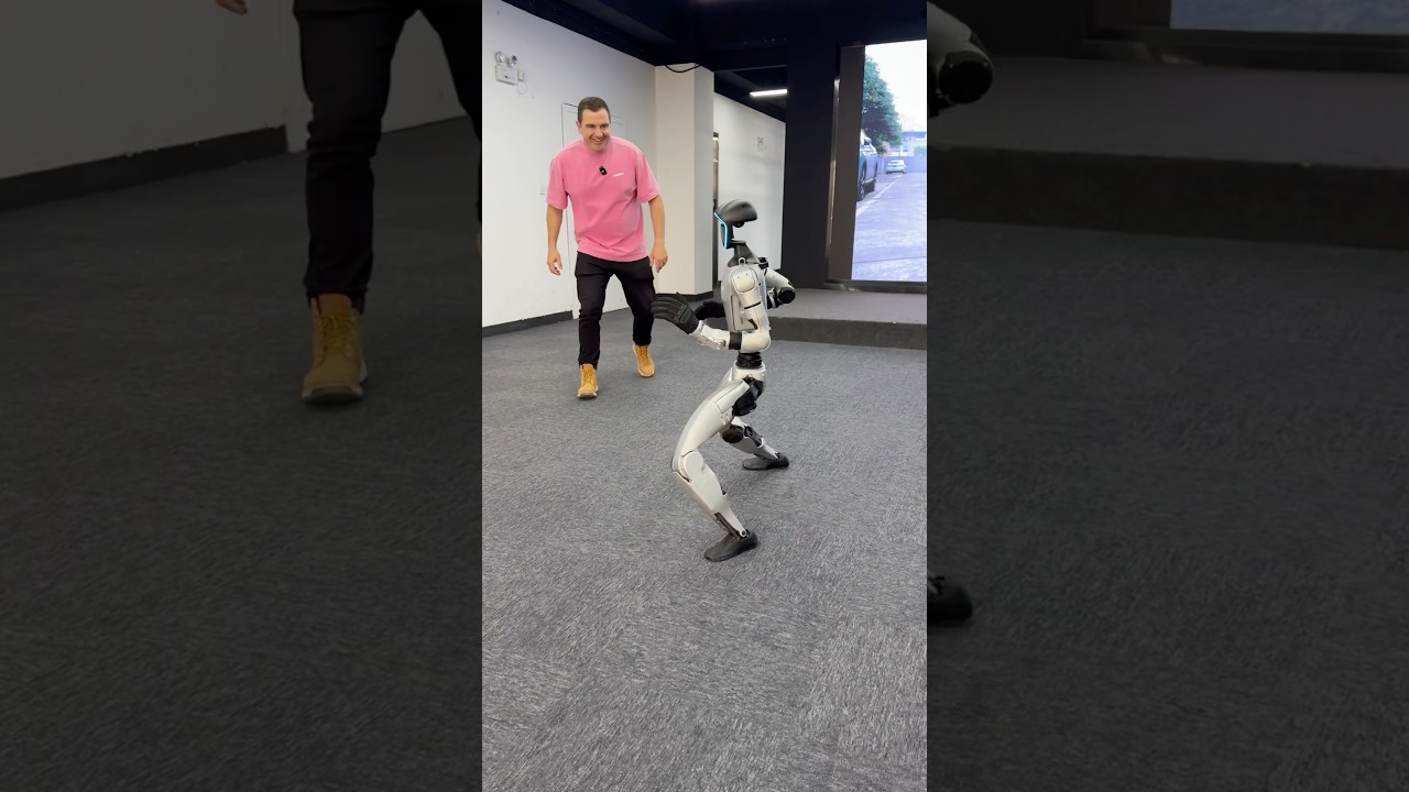 A Kung Fu Robot! 🥋 #kungfu  #robots #cobrakai