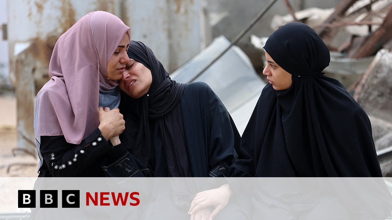 Israeli forces kill 23 Palestinians waiting for food, Gaza officials say | BBC News