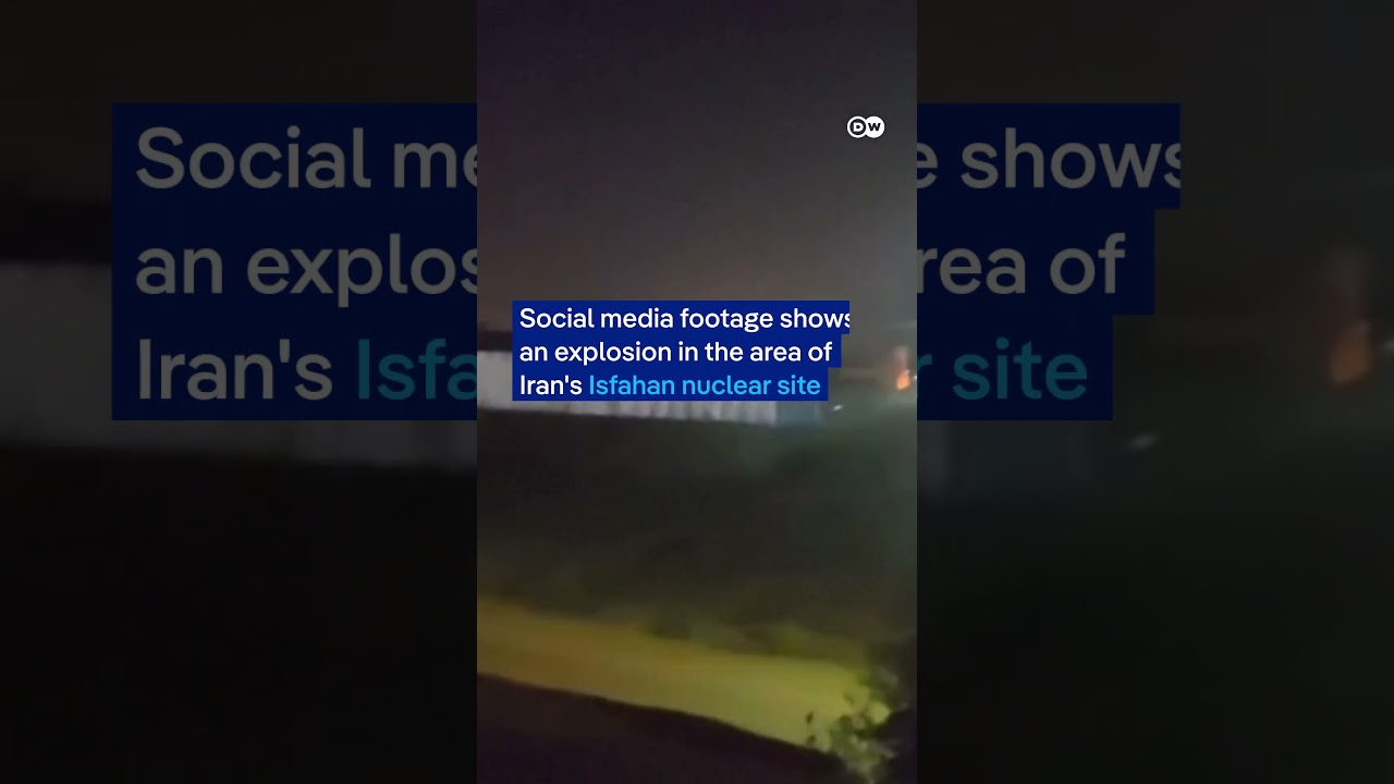 MOMENT: Blast seen as US strikes Iran | DW News