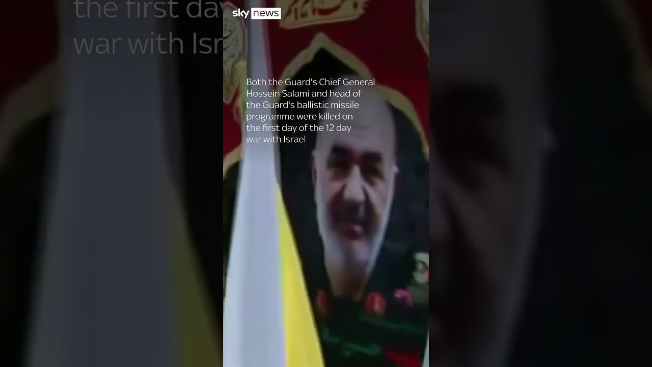 Thousands mourn Iranian generals