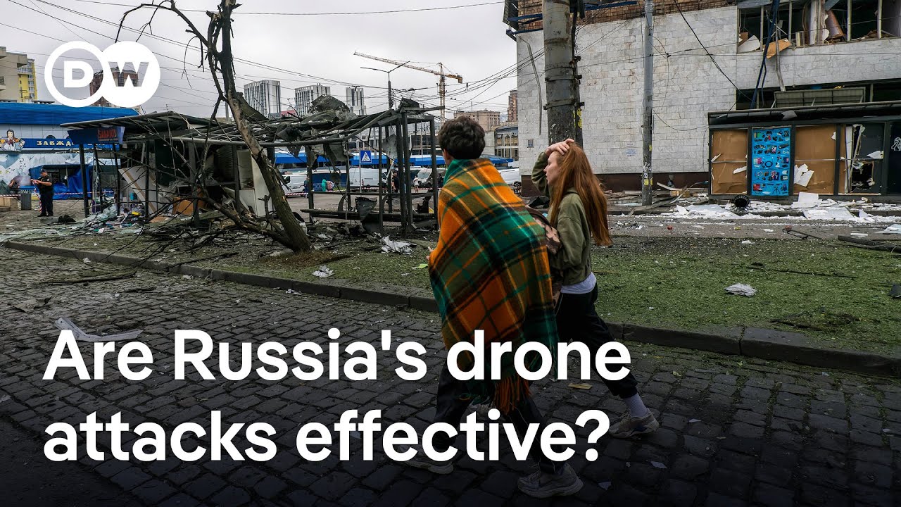 Barrage of strikes on Kyiv cause damage, leaving one dead | DW News