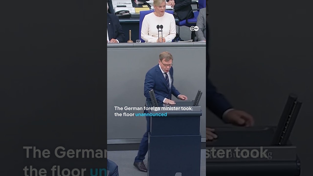 Moment: Bundestag protest after AfD Srebrenica comments | DW News