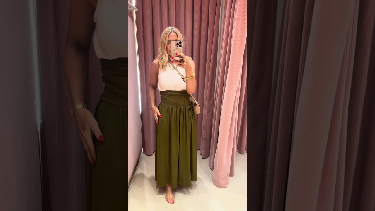 The comfiest maxi skirt I’ve tried on!! Details in description and comments!