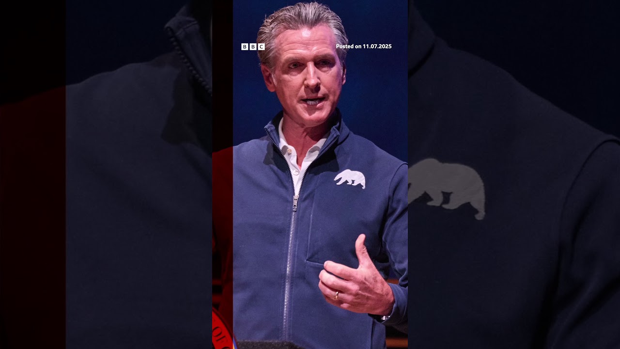 Trump surveys Texas damage after floods kill 120 people. #TexasFloods #DonaldTrump #BBCNews