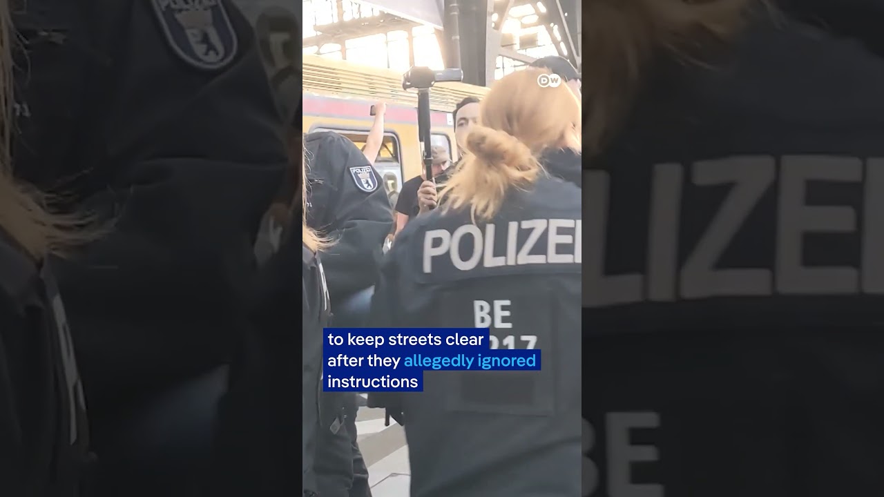 Berlin police violently disperse protest for killed Al Jazeera journalists | DW News