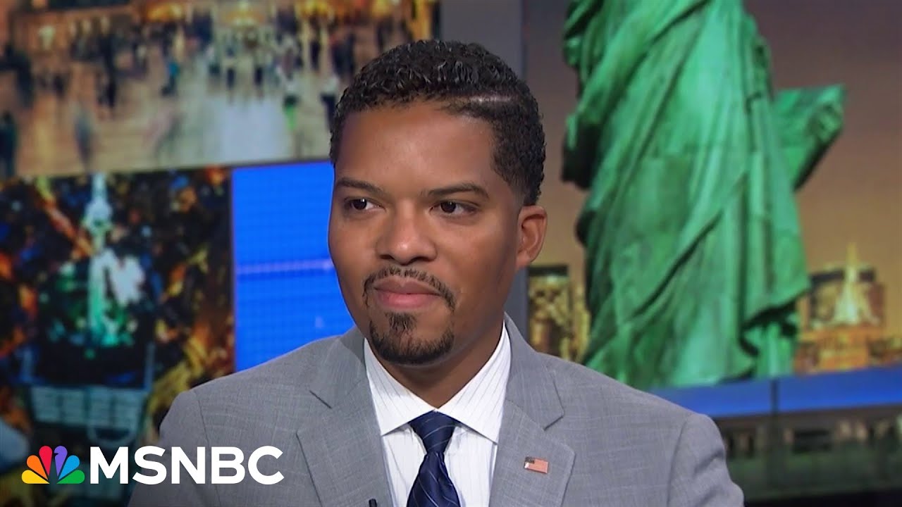 Connecticut lawmaker says he faced lynching threats after ICE wrongly suggested he doxxed agents