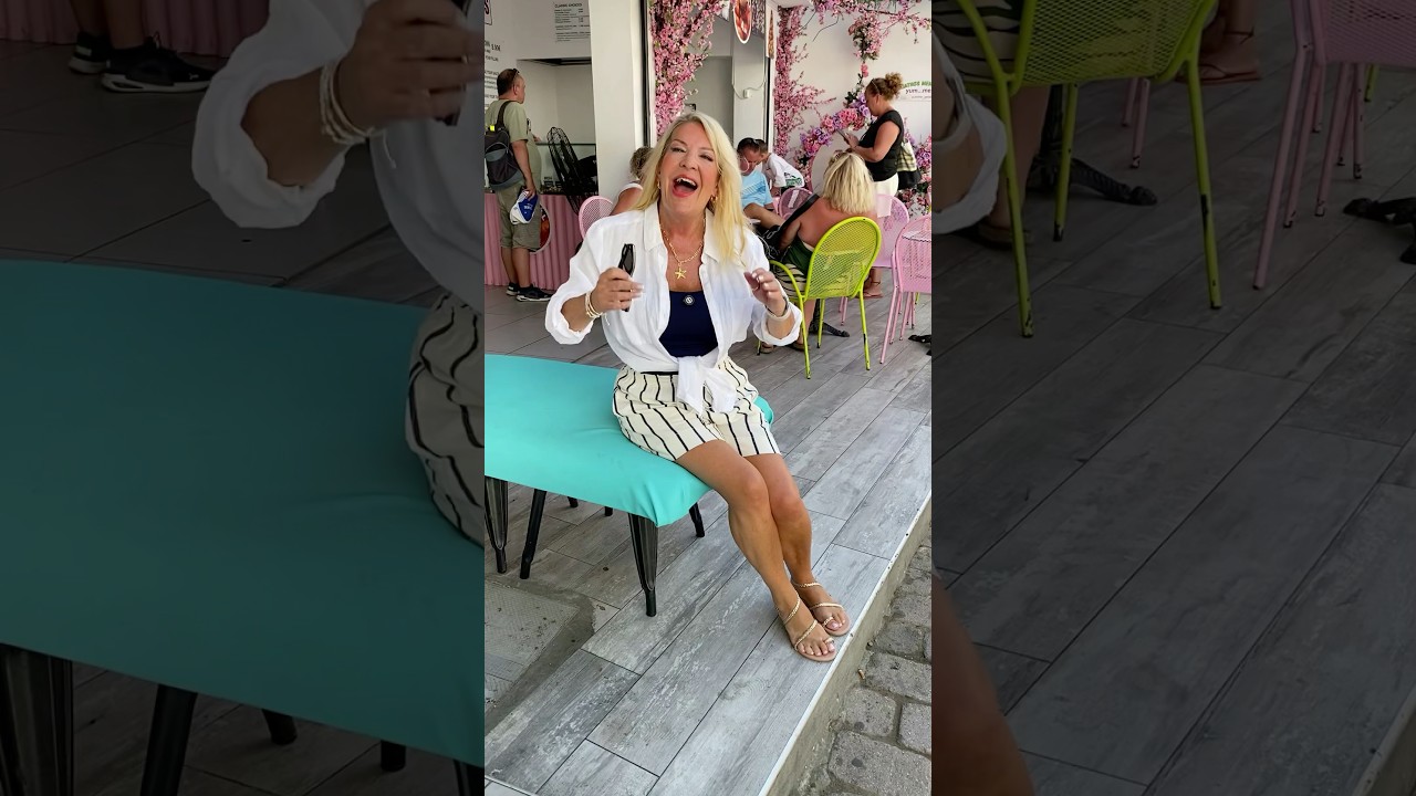 HOLIDAY OUTFIT IDEAS