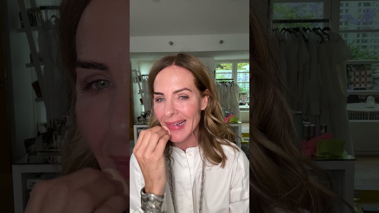 How To Stop Getting Makeup On Your Collar | Beauty Tips | Trinny