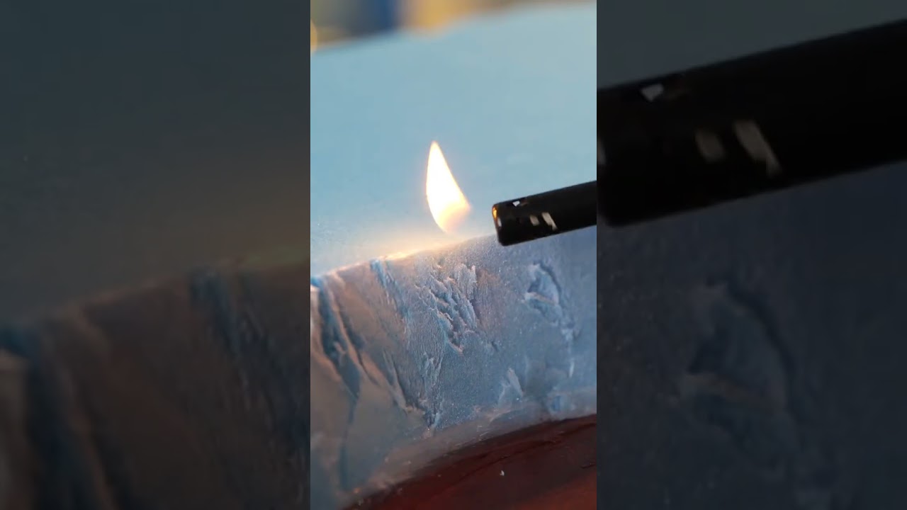 I turn a table into an awesome aquarium to watch the fish while drinking coffee 🐠