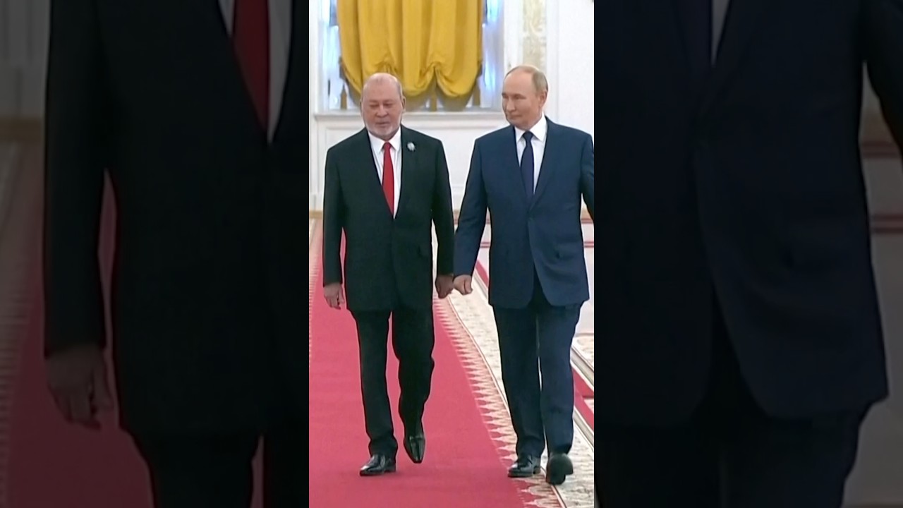 Putin welcomes Malaysia’s King to Moscow #russia #politics #shorts