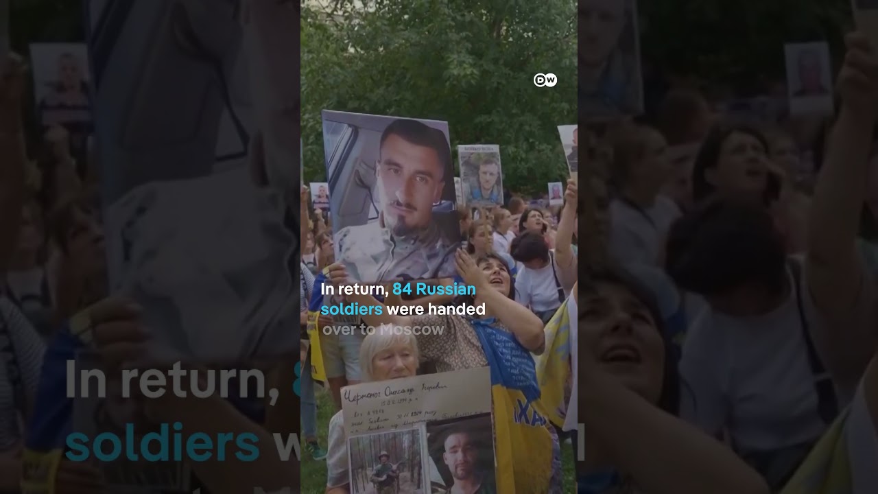 Russia and Ukraine exchange prisoners ahead of Trump-Putin Alaska summit | DW News