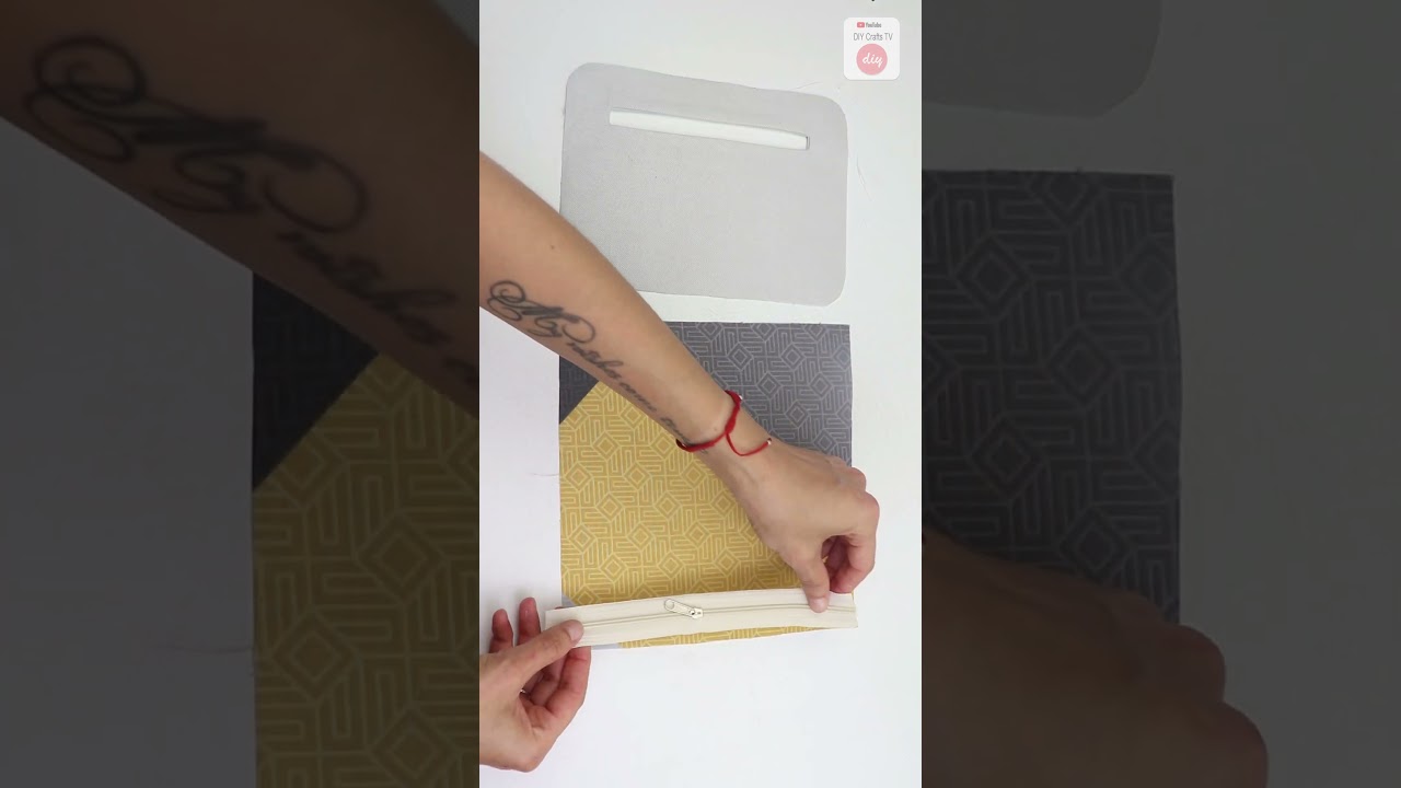 sewing tips HOW to sew a zipped pocket easy #tutorial #sewingtips #sewinghacks #bag