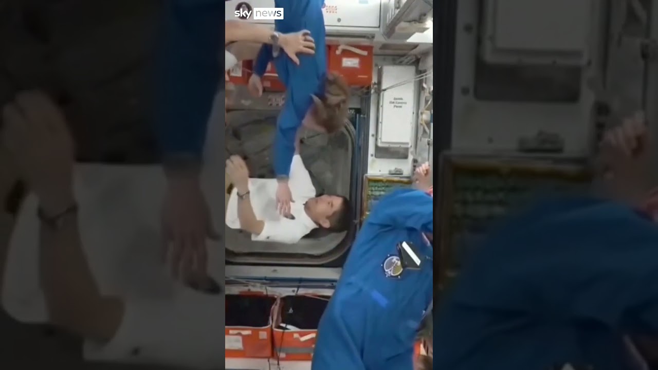 SpaceX carries astronauts to space station