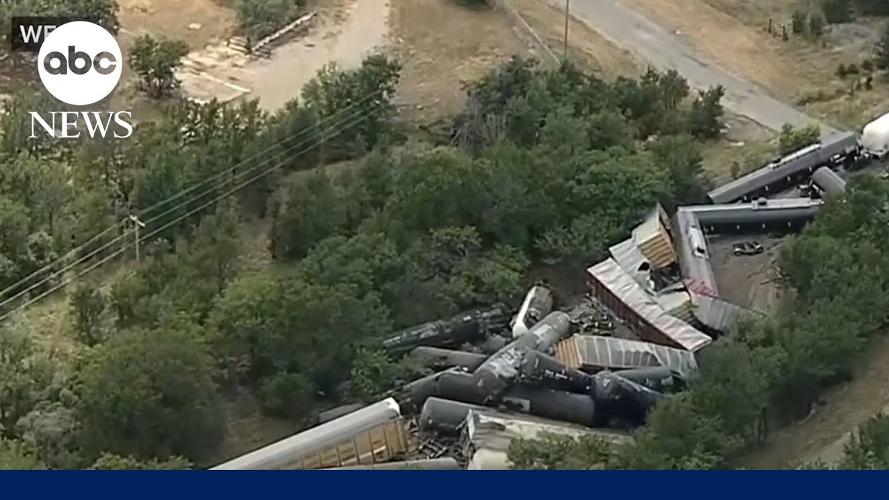Train carrying possible hazardous materials derails in Texas: Officials