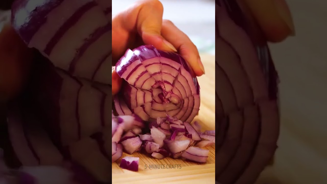 You’ve Been Cutting Fruits & Veggies Wrong 😲 Smart Tricks You’ll Love!