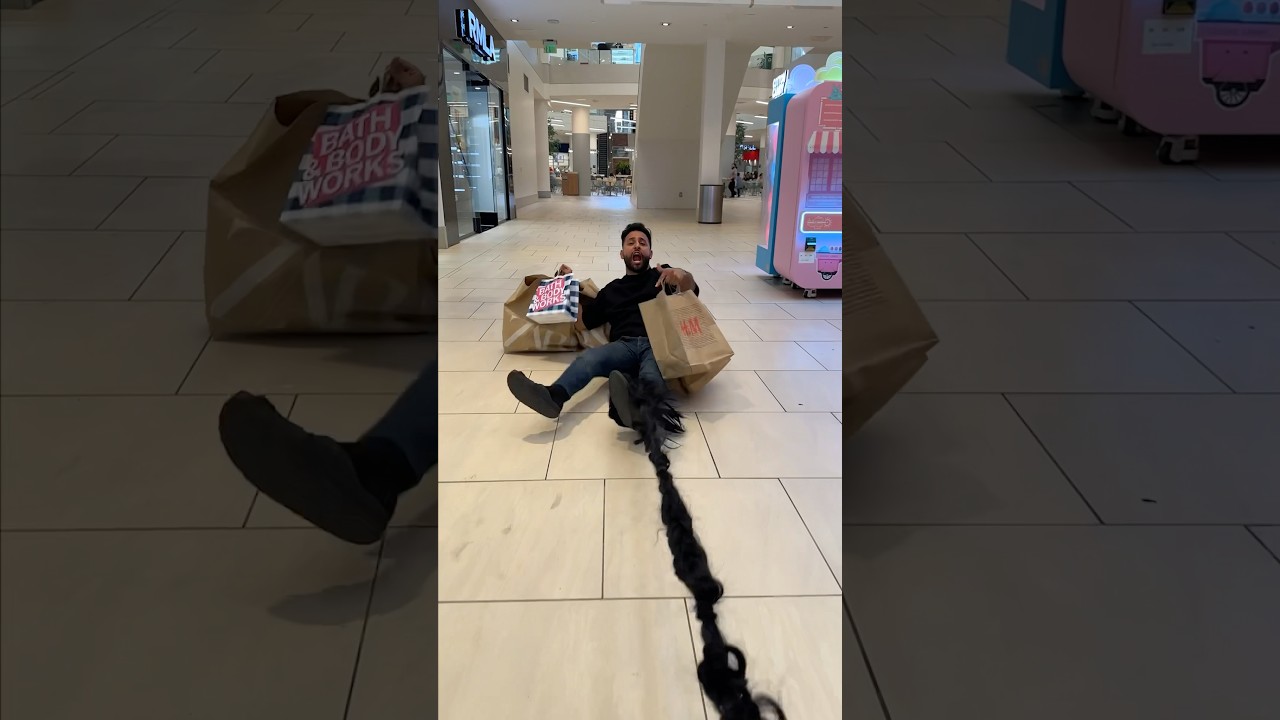 I was just trying to shop 😳🛍️