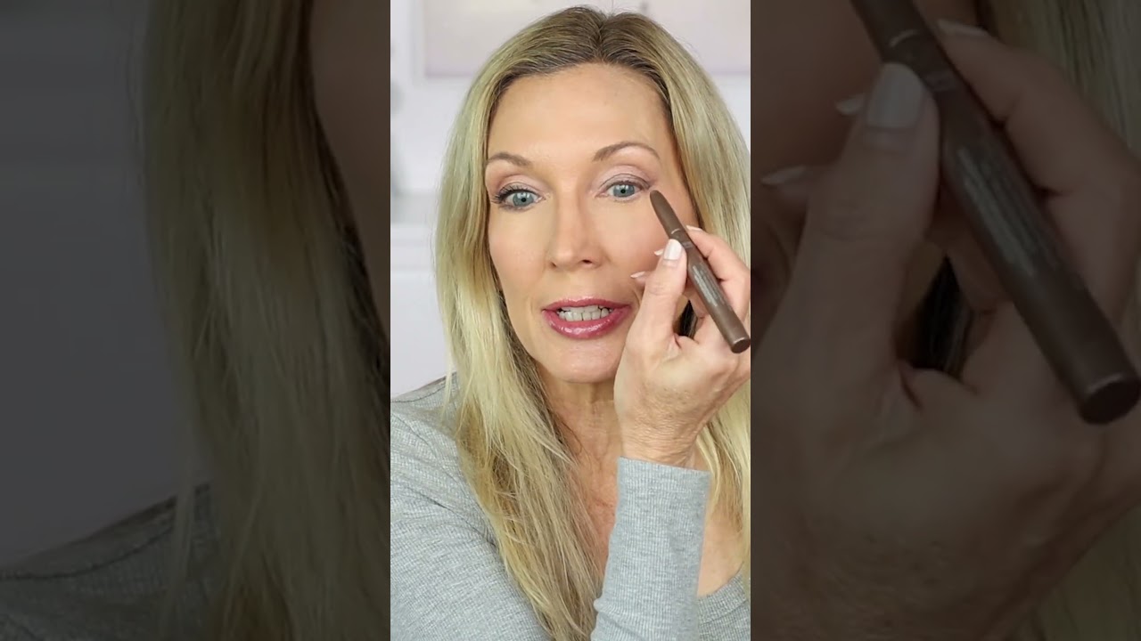 Make Eyes Look Bigger in 2 Minutes!