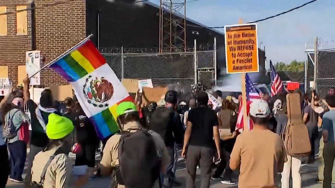 Protesters hit with tear gas outside Illinois ICE facility