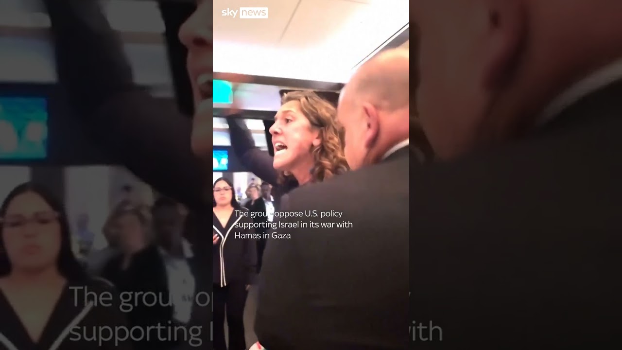 Protesters interrupt Trump dinner at seafood restaurant
