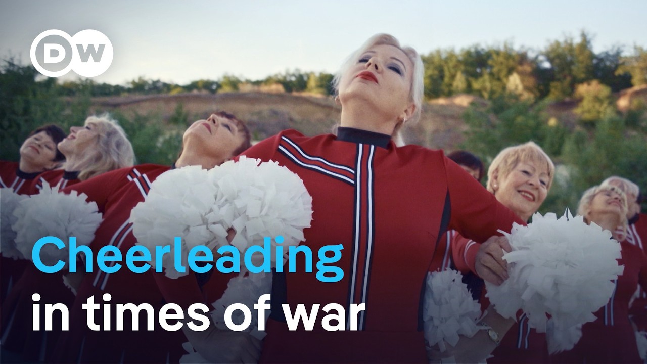 Team spirit in the face of terror – Ukrainian cheerleaders dance on | DW Documentary