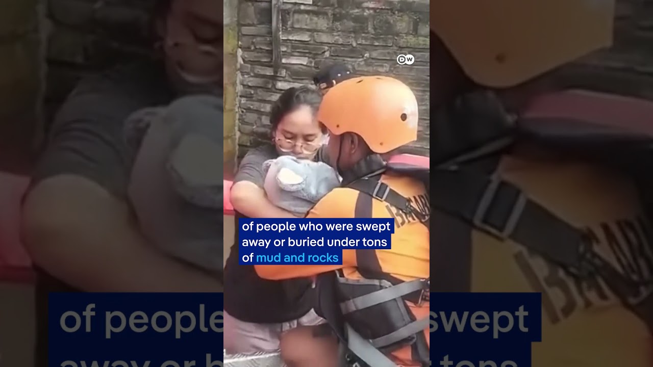 Torrential rains cause fatal flooding in Bali | DW News