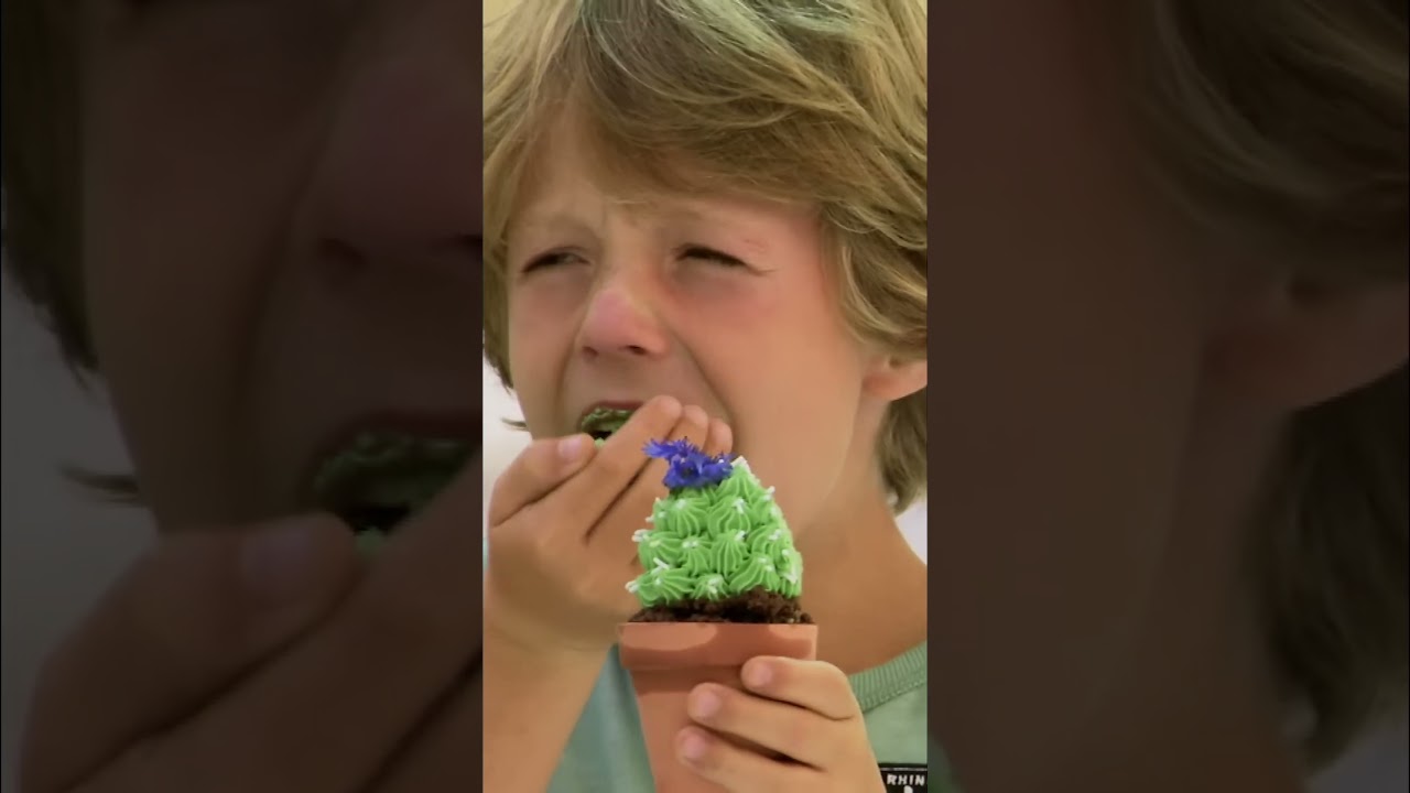 Cactus Cupcake Prank cactus 🌵🧁 | Just For Laughs Gags