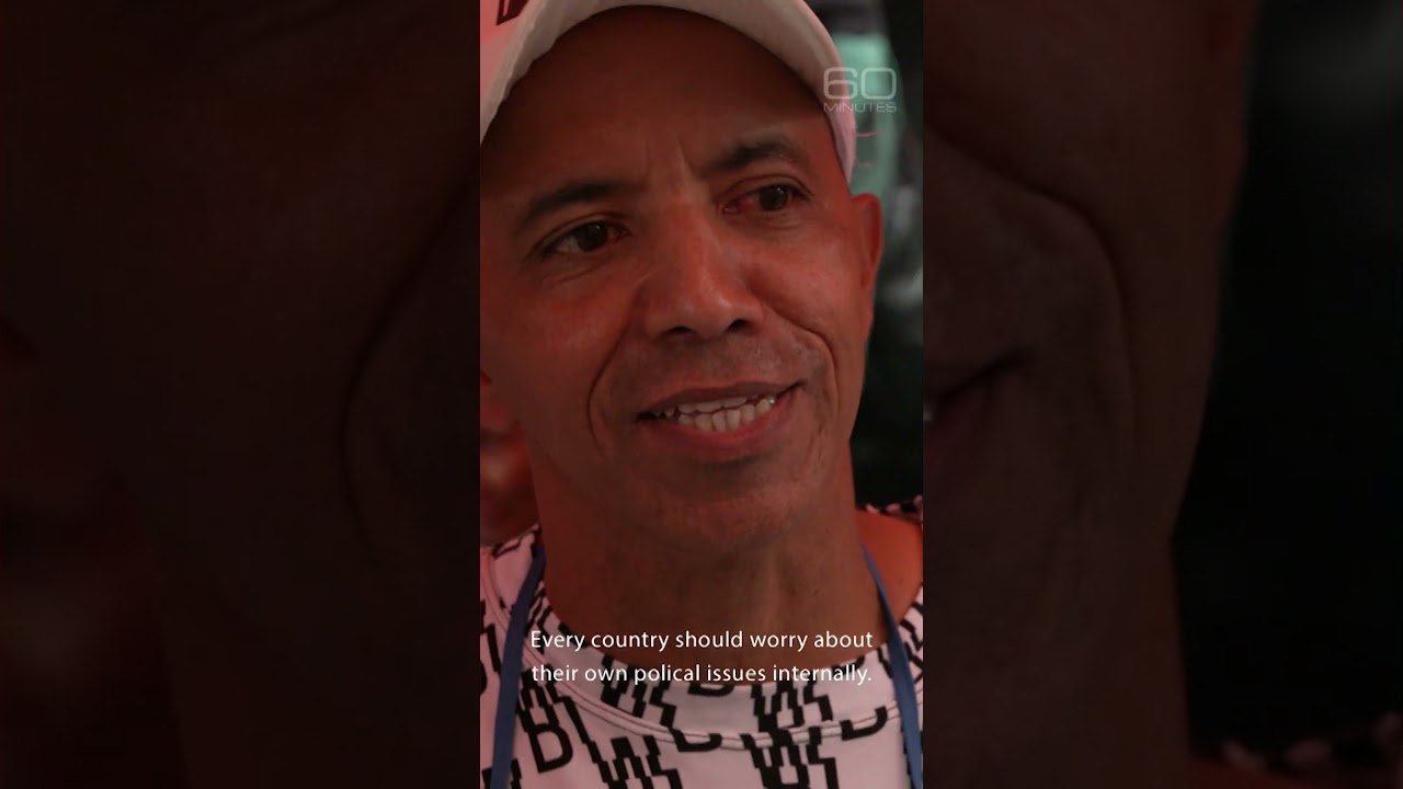 Venezuelans react to U.S. military presence: “I’m scared” #shorts