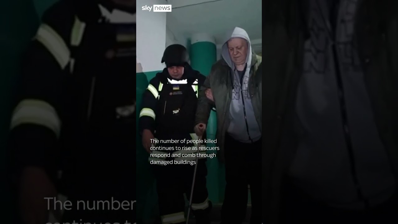 Death toll rises after Russian strikes on Ukrainian city