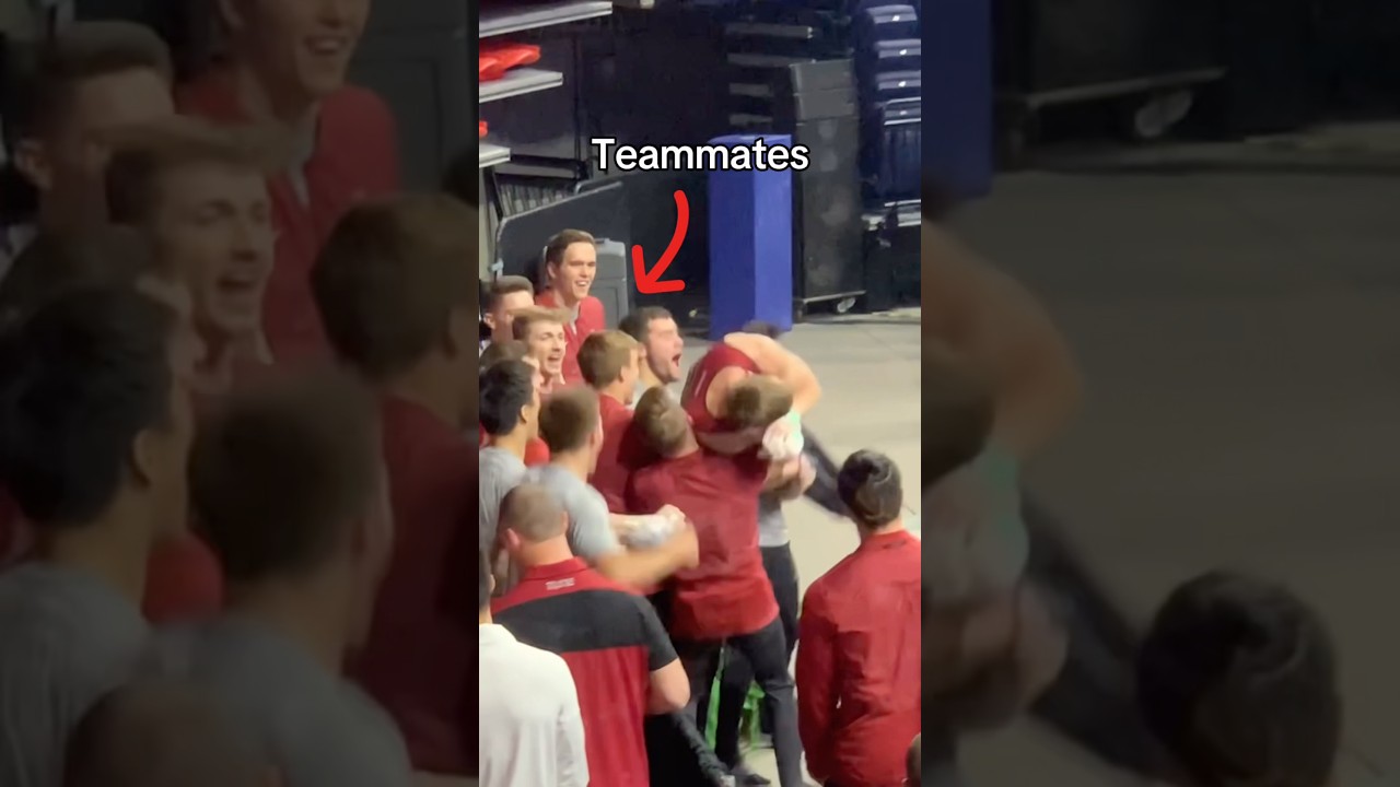 I surprised my teammates with a D14 digital frame ❤️#arzopaD14 #giftidea #christmasgiftidea #gymnast