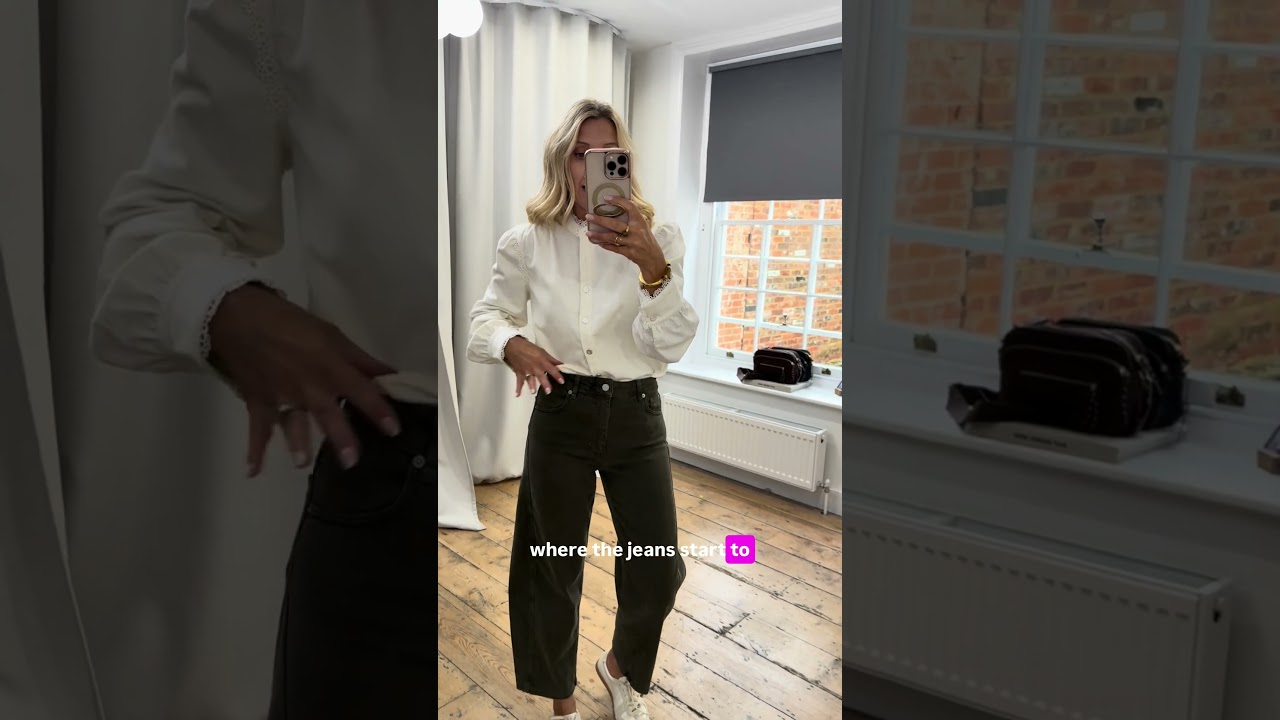 Lovely pair of barrel leg jeans!