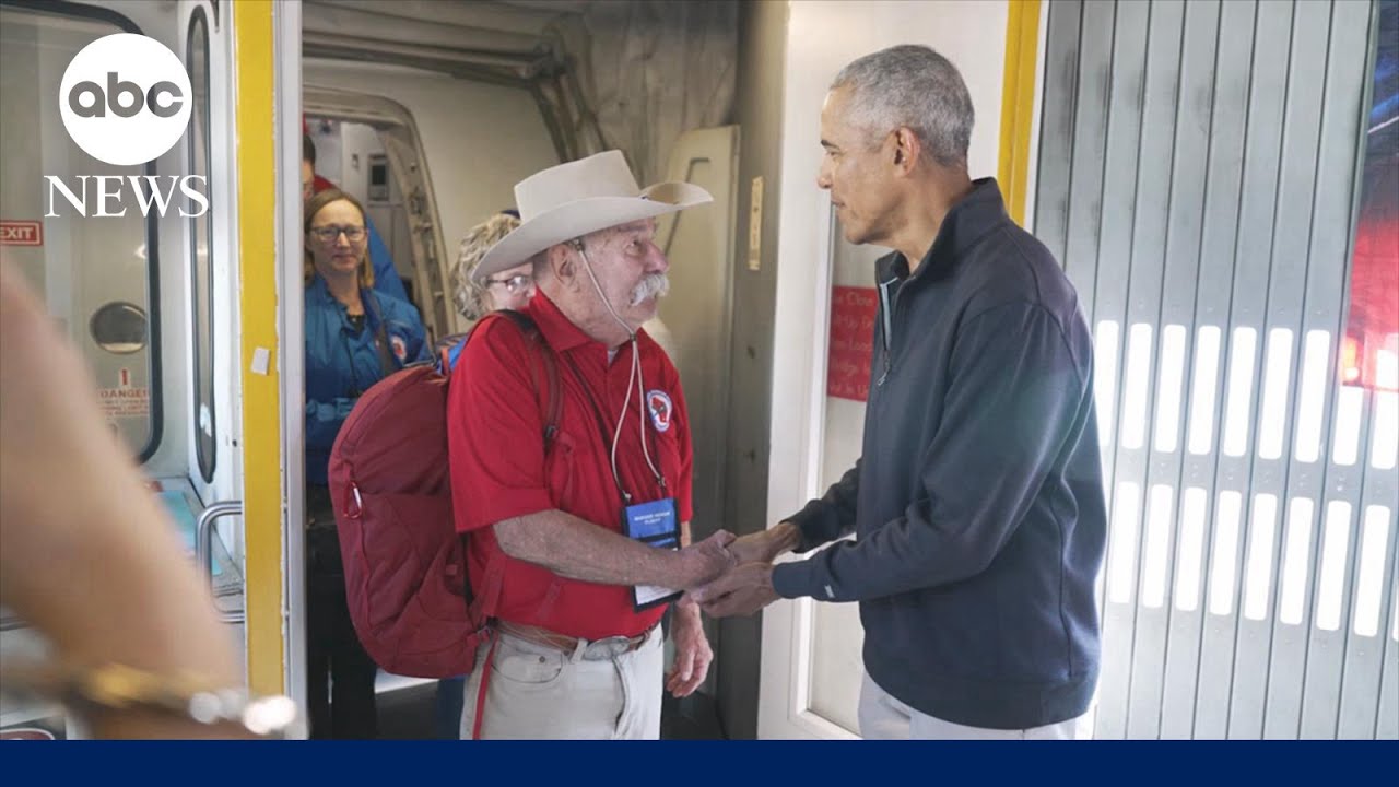 Obama surprises veterans arriving on Honor Flight to DC