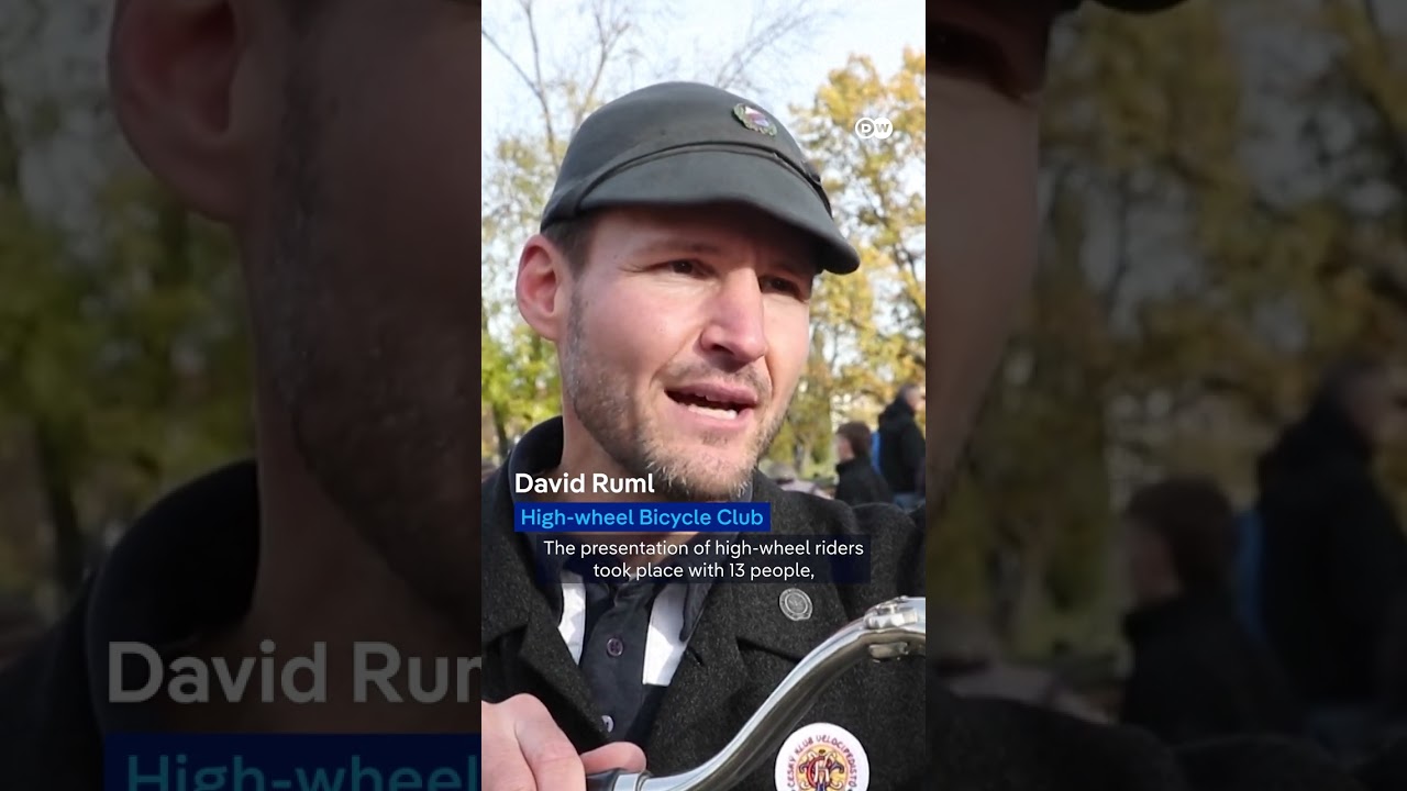 Prague: Penny-farthing bicycle enthusiasts take to the streets in period outfits | DW News