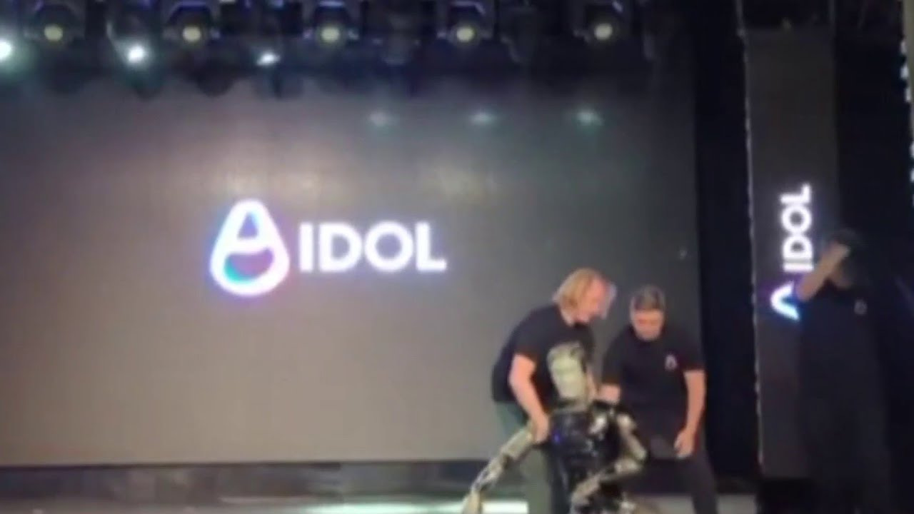 Russia’s first AI humanoid robot falls on stage