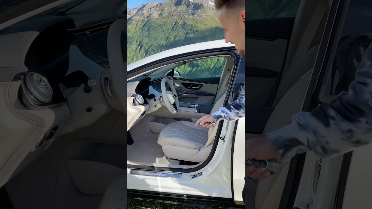 The World’s Biggest Screen Panel! 😍 ​⁠@sbxcars  #cars #mercedesbenz #luxury