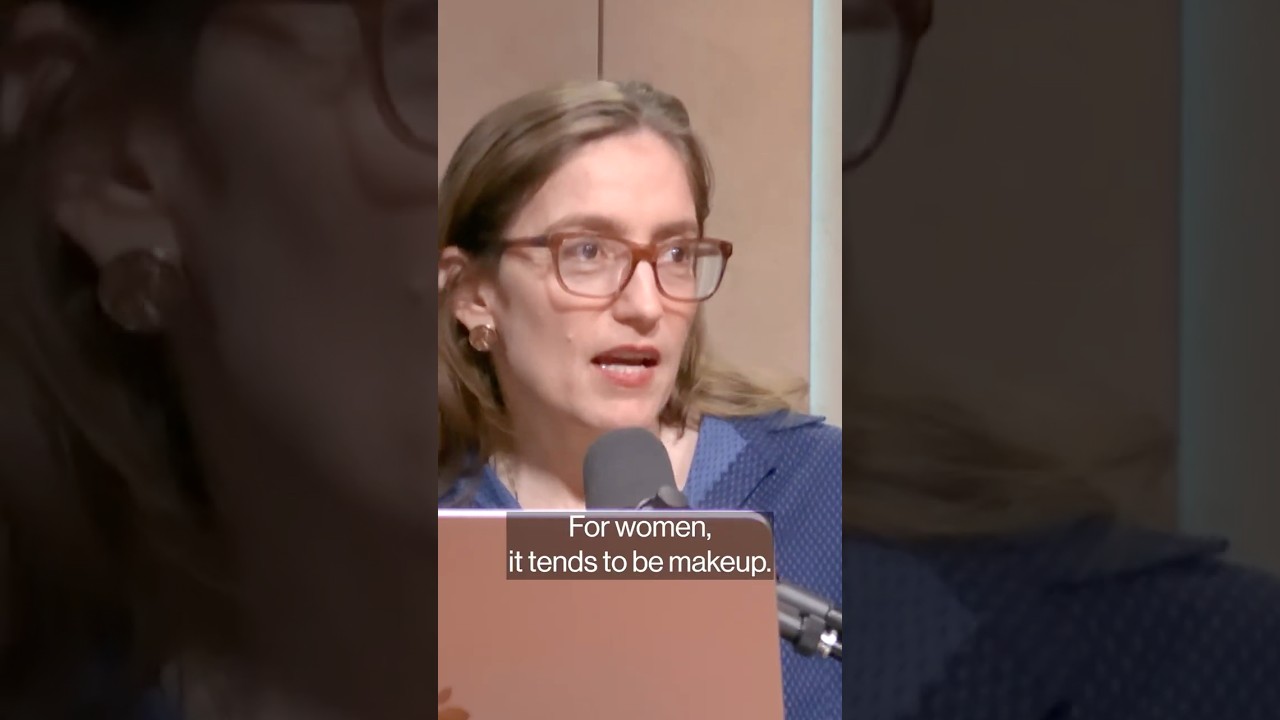 What is the lipstick effect and what does it say about our economy? #economy #shorts