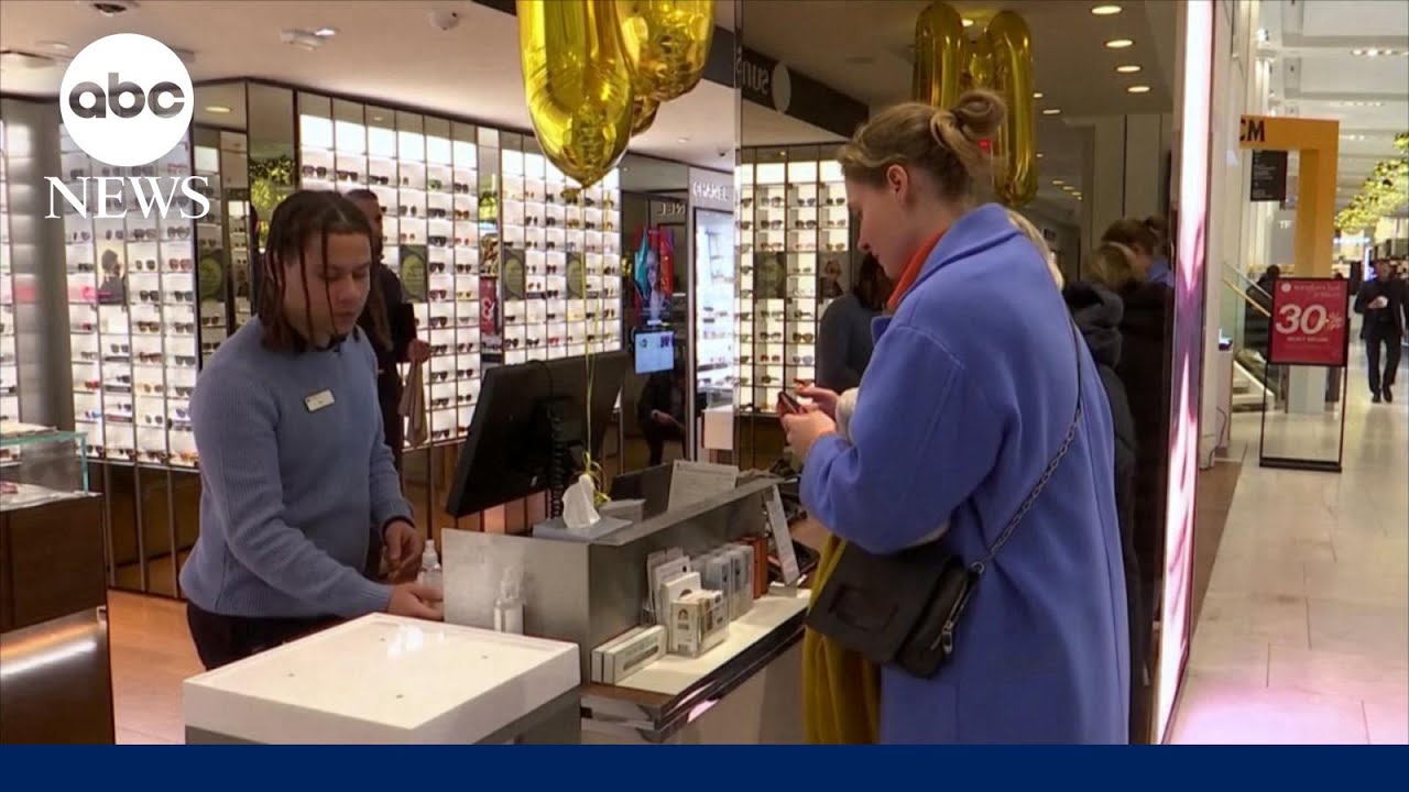 When to buy and when to hold off this holiday season