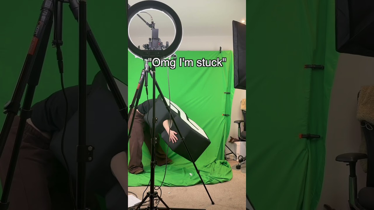 i got stuck in my costume 😩