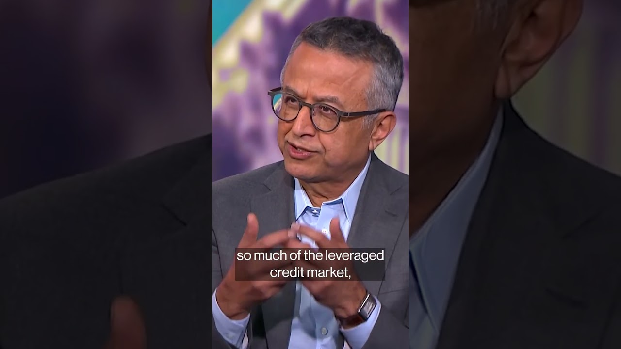 Victor Khosla: “We’re living truly in a K-shaped economy” #shorts #economy #recession #crash #credit