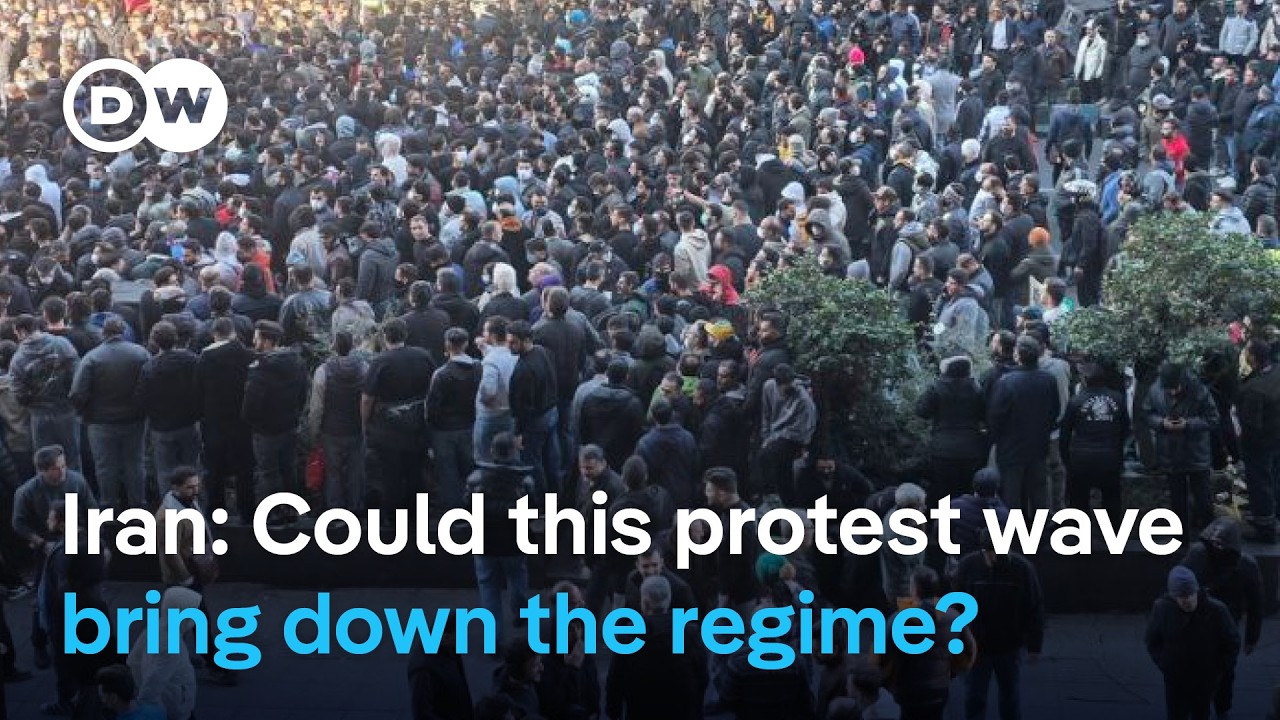 Iran: Paramilitary member killed amid protests | DW News