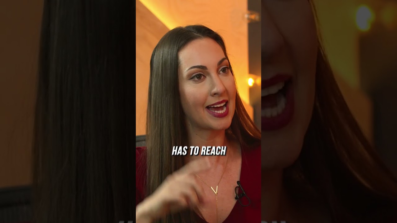 Should You Smile With Or Without Teeth