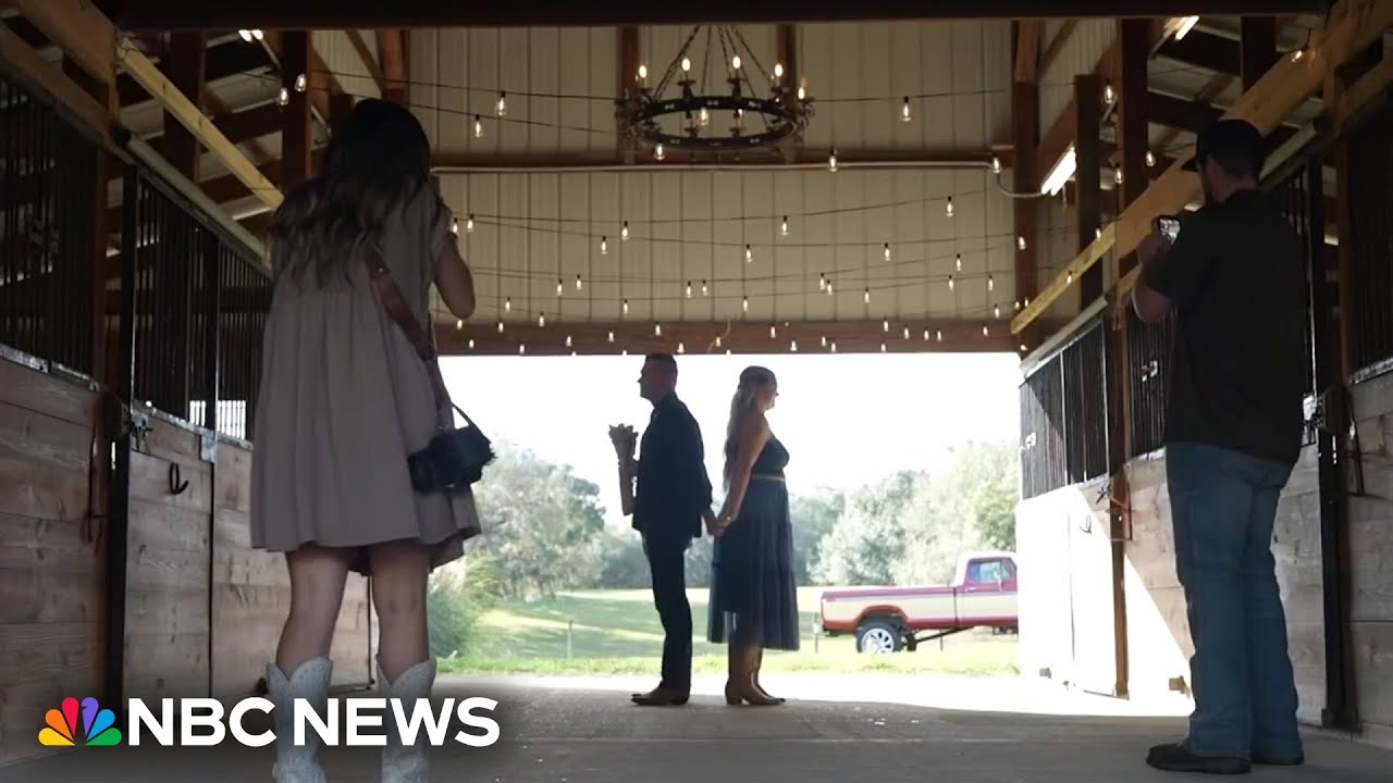 Singles meet through ‘stranger sessions’ photoshoots 