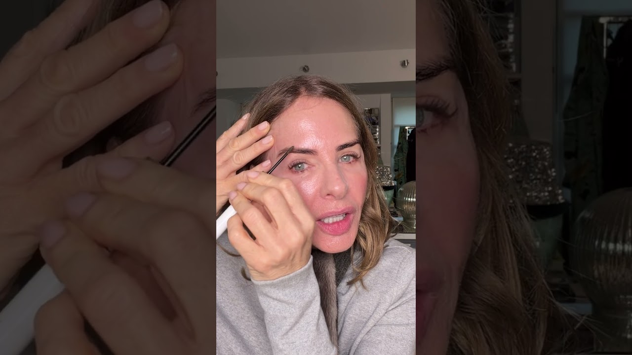 Smiling On A Grey Day | OOTD | Trinny