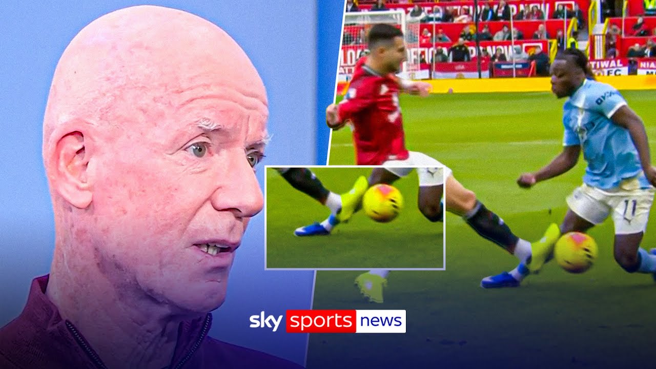 ”Studs on knee, it’s a red card” Dermot on Dalot Manchester derby challenge | Ref Watch